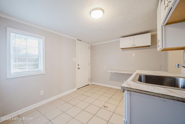 505 Warnock St, Louisville, KY 40217