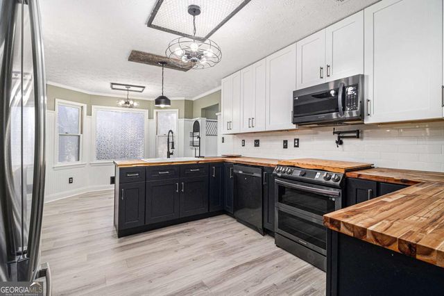 855 John Court, Lawrenceville, GA 30046