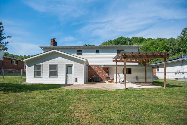 1803 Coffman Street, Barboursville, WV 25504