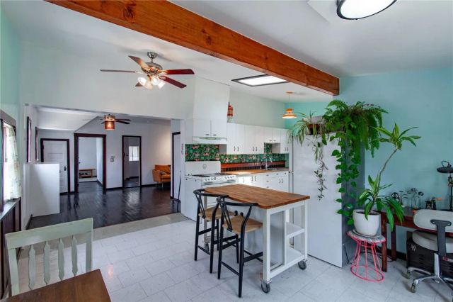712 S Avenue 60, Los Angeles, CA 90042