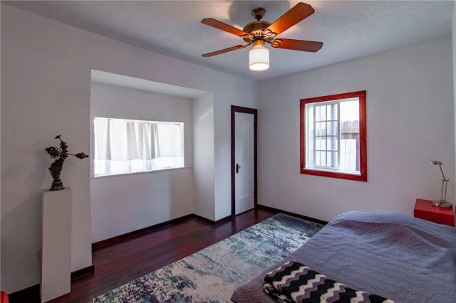 712 S Avenue 60, Los Angeles, CA 90042