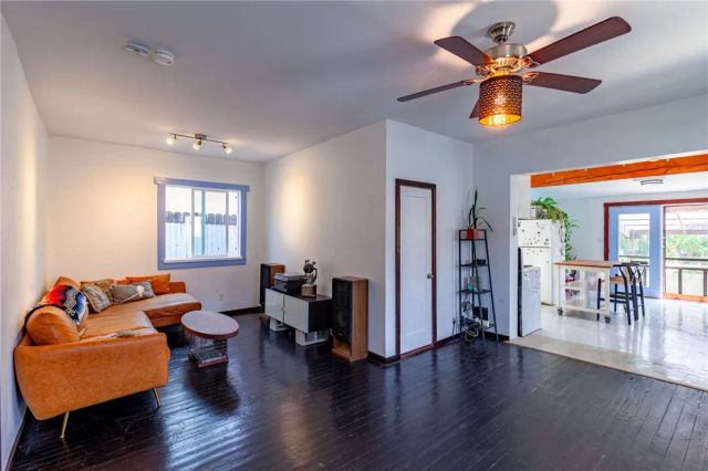 712 S Avenue 60, Los Angeles, CA 90042