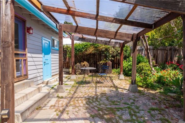 712 S Avenue 60, Los Angeles, CA 90042