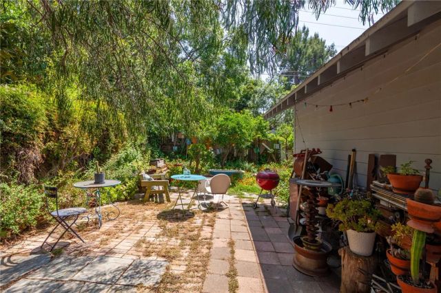 712 S Avenue 60, Los Angeles, CA 90042