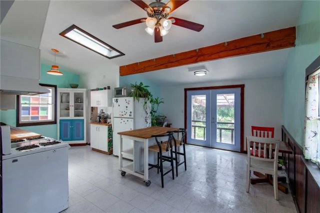 712 S Avenue 60, Los Angeles, CA 90042