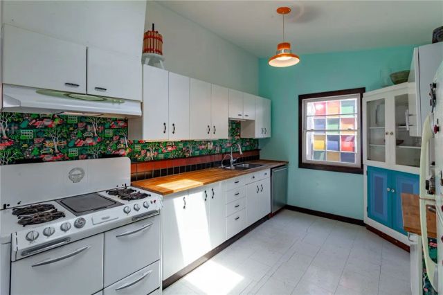 712 S Avenue 60, Los Angeles, CA 90042