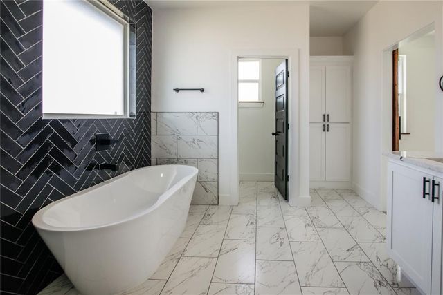 1198 Wolf Creek Drive, Blanchard, OK 73010