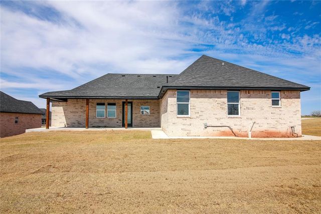 1198 Wolf Creek Drive, Blanchard, OK 73010