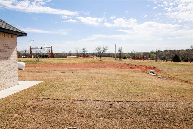 1198 Wolf Creek Drive, Blanchard, OK 73010