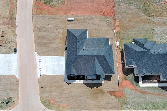 1198 Wolf Creek Drive, Blanchard, OK 73010