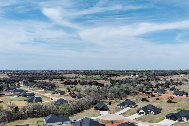 1198 Wolf Creek Drive, Blanchard, OK 73010