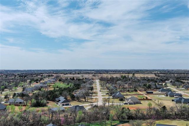 1198 Wolf Creek Drive, Blanchard, OK 73010