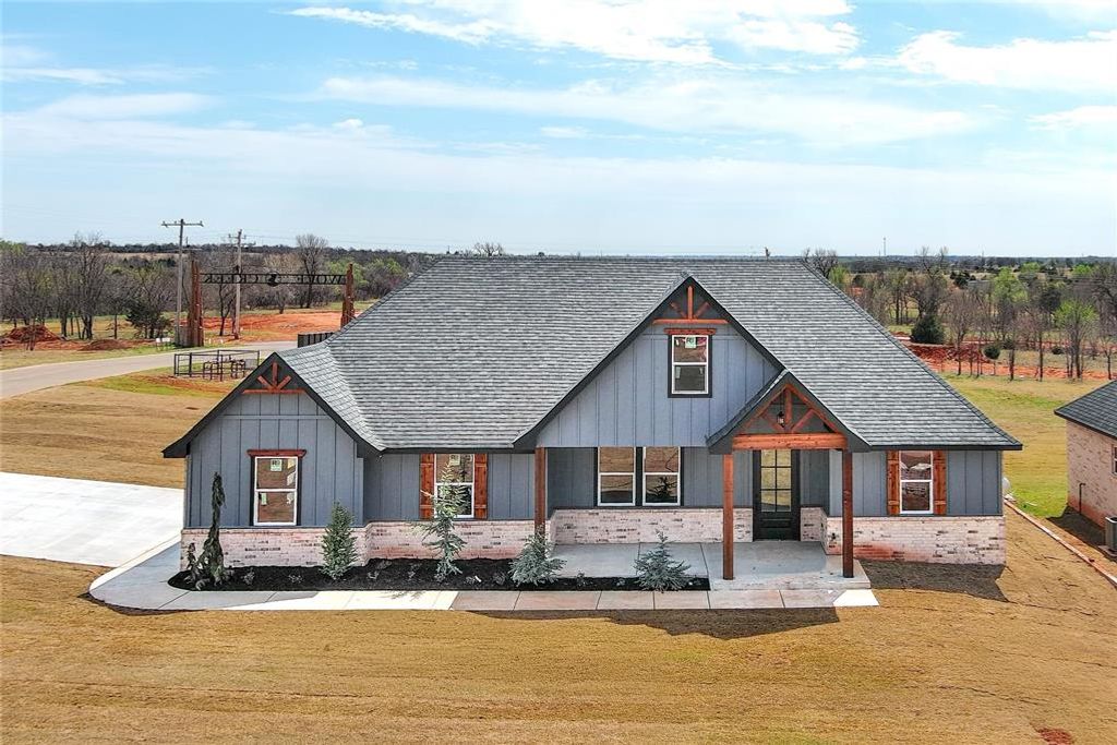 1198 Wolf Creek Drive, Blanchard, OK 73010