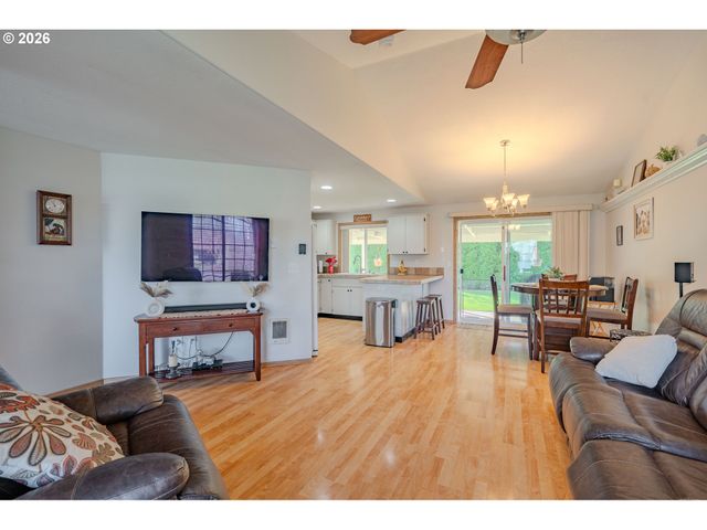 14203 Ne 52ND St, Vancouver, WA 98682