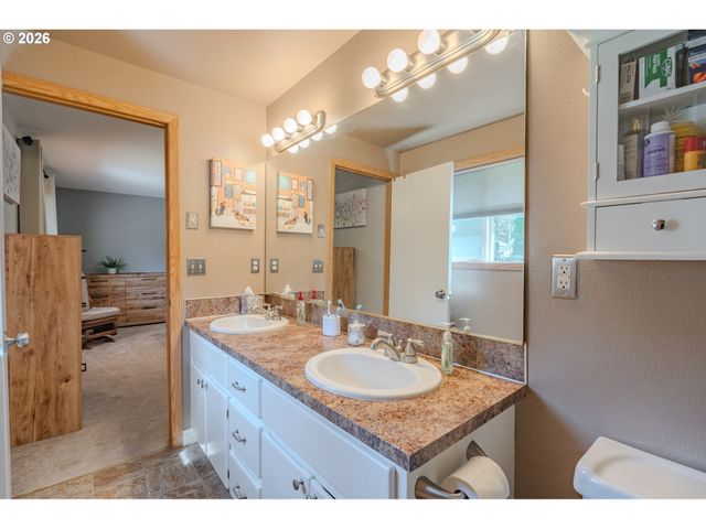 14203 Ne 52ND St, Vancouver, WA 98682