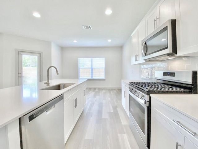 1005 Winnsboro LOOP, Round Rock, TX 78664