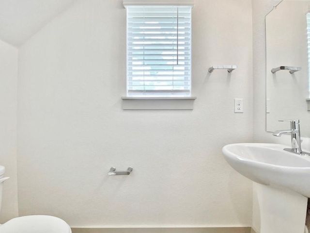 1005 Winnsboro LOOP, Round Rock, TX 78664