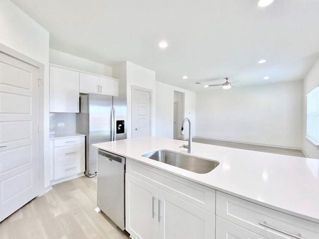 1005 Winnsboro LOOP, Round Rock, TX 78664