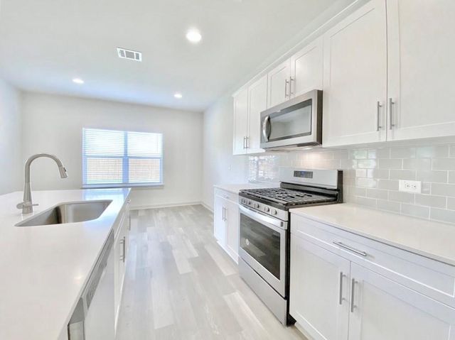 1005 Winnsboro LOOP, Round Rock, TX 78664