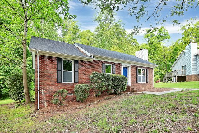 5801 Woodrock Court, Charlotte, NC 28214
