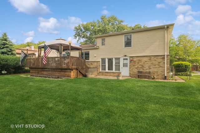 1353 E Joan Drive, Palatine, IL 60074