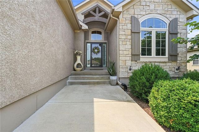 947 Birsay Court, Raymore, MO 64083