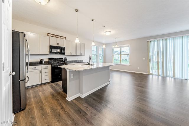 6515 Amber Way, North Ridgeville, OH 44039