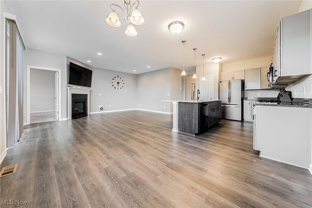 6515 Amber Way, North Ridgeville, OH 44039