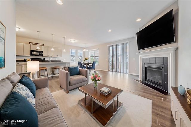 6515 Amber Way, North Ridgeville, OH 44039