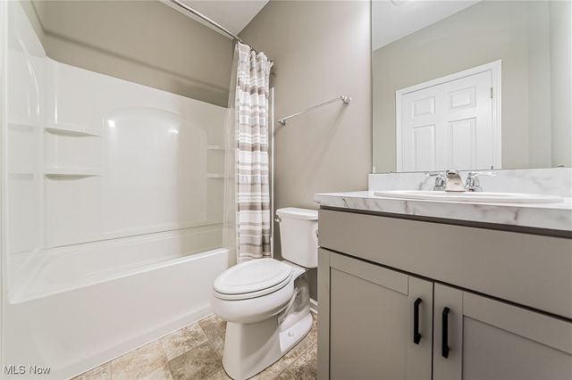 6515 Amber Way, North Ridgeville, OH 44039