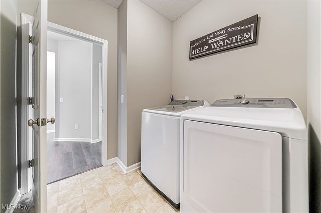 6515 Amber Way, North Ridgeville, OH 44039