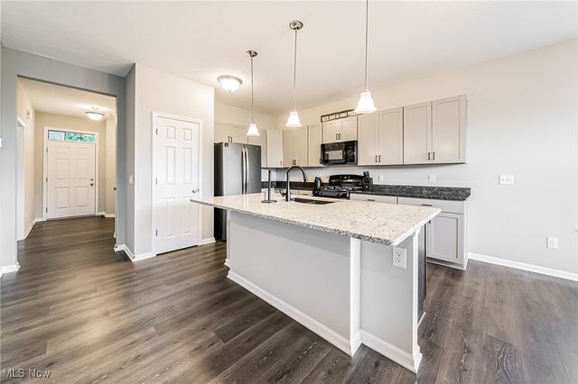 6515 Amber Way, North Ridgeville, OH 44039