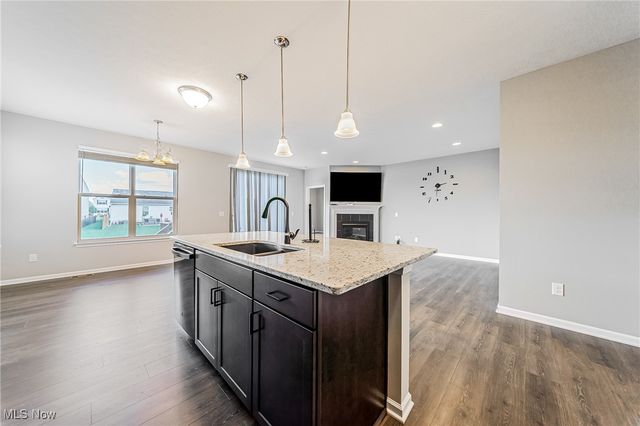 6515 Amber Way, North Ridgeville, OH 44039