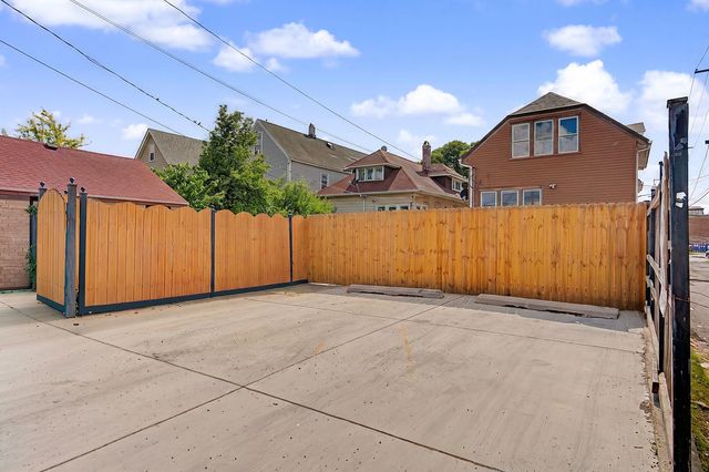 2345 N Lockwood Avenue, Chicago, IL 60639
