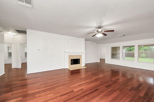 2412 Appian Way, Pearland, TX 77584