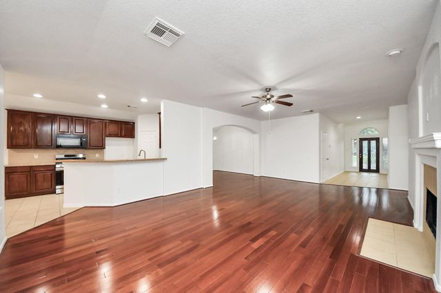 2412 Appian Way, Pearland, TX 77584