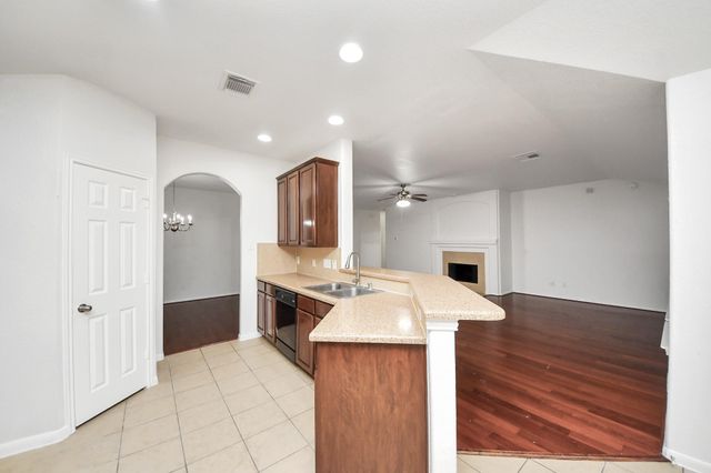 2412 Appian Way, Pearland, TX 77584