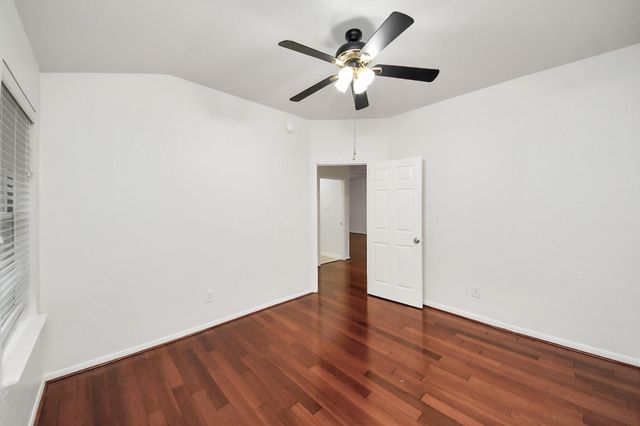 2412 Appian Way, Pearland, TX 77584