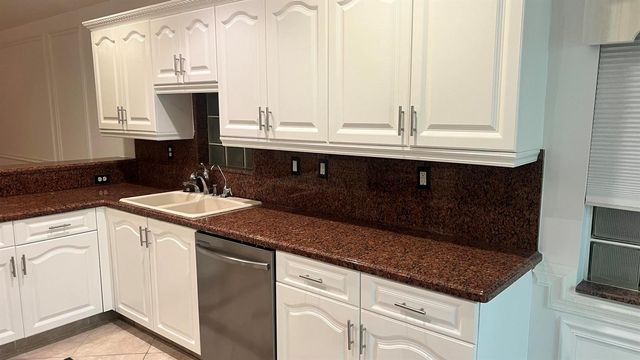6523 Via Trento, Delray Beach, FL 33446
