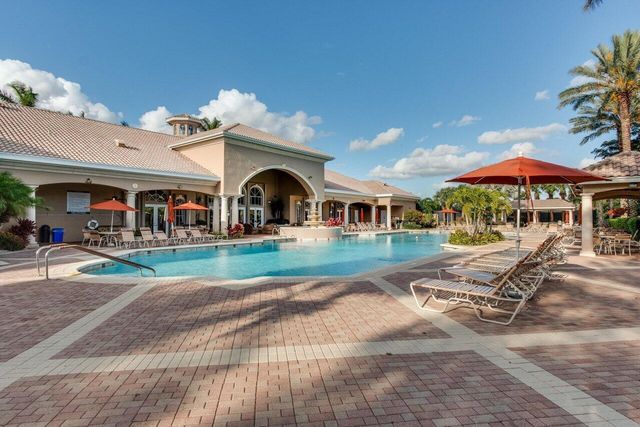 6523 Via Trento, Delray Beach, FL 33446