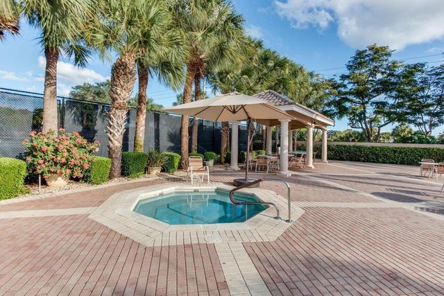 6523 Via Trento, Delray Beach, FL 33446