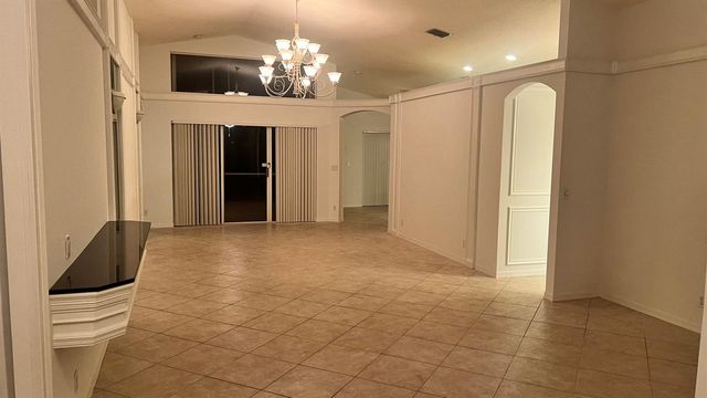 6523 Via Trento, Delray Beach, FL 33446