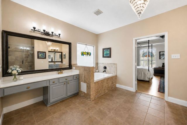 2635 Shady Acres Court A, Houston, TX 77008