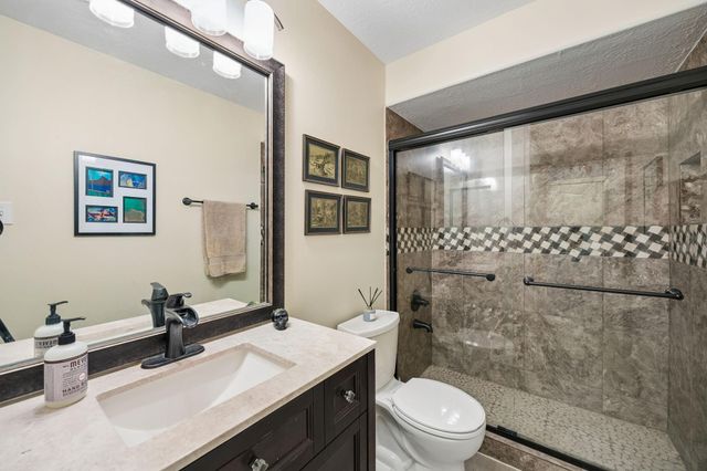 2635 Shady Acres Court A, Houston, TX 77008