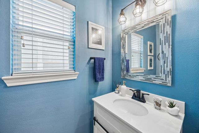 2635 Shady Acres Court A, Houston, TX 77008