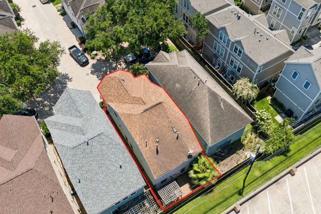 2635 Shady Acres Court A, Houston, TX 77008