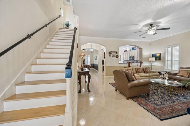 2635 Shady Acres Court A, Houston, TX 77008