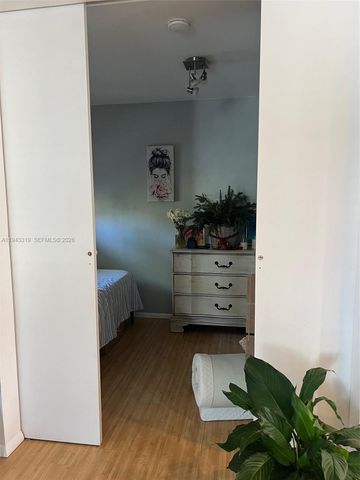 225 SE 16th Ave 8, Fort Lauderdale, FL 33301