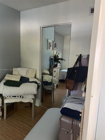 225 SE 16th Ave 8, Fort Lauderdale, FL 33301