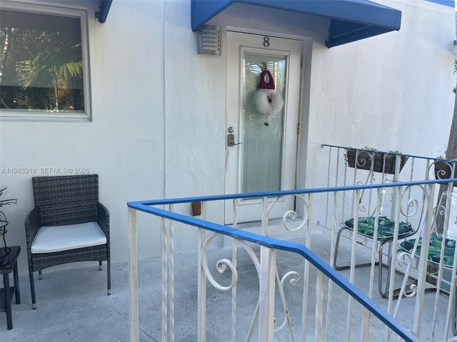 225 SE 16th Ave 8, Fort Lauderdale, FL 33301